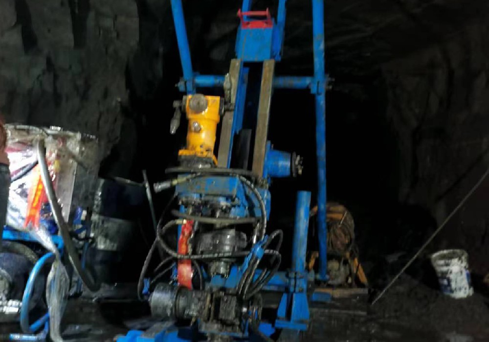 内蒙古赢功机械全液压坑道钻机工作现场  视频案例