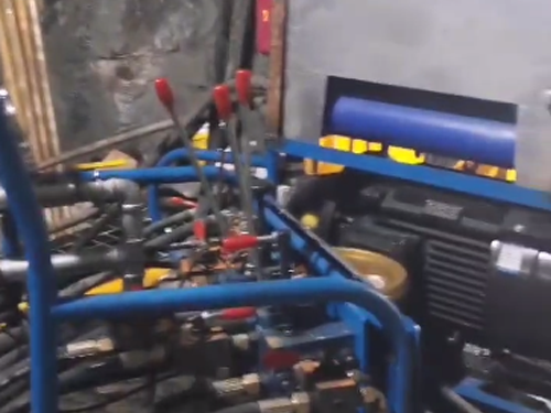 坑道钻机工作的视频  全液压坑道钻机现场案例 探矿钻机视频案例